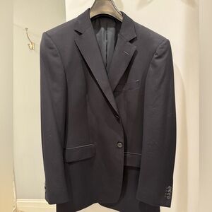 Zegna men’s blazer
In dark navy